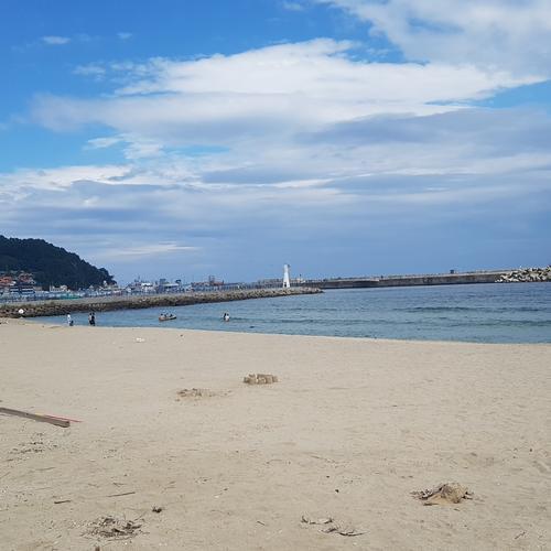 거진해수욕장: 조용한 해변에서의 휴식