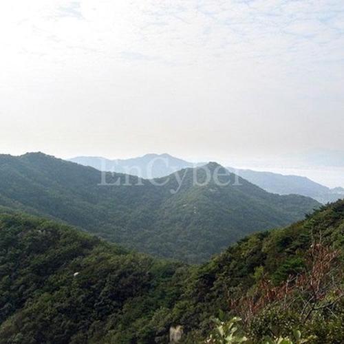 마니산: 다양한 등산 코스와 아름다운 경관